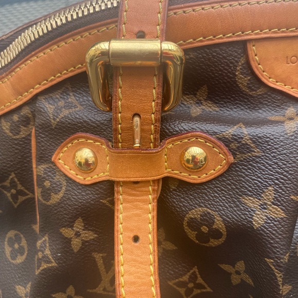 Louis Vuitton Tavoli w COA - Picture 14 of 15